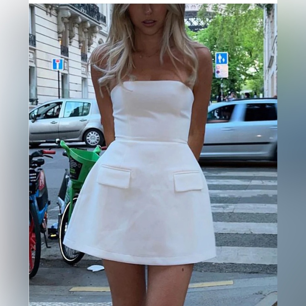 NWT White Strapless Dress, size medium